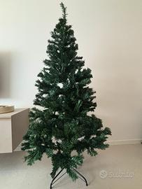 Albero di natale e decorazioni