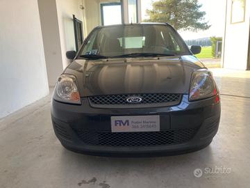 Ford Fiesta 1.4 TDCi 5p. Ghia per neopatentati
