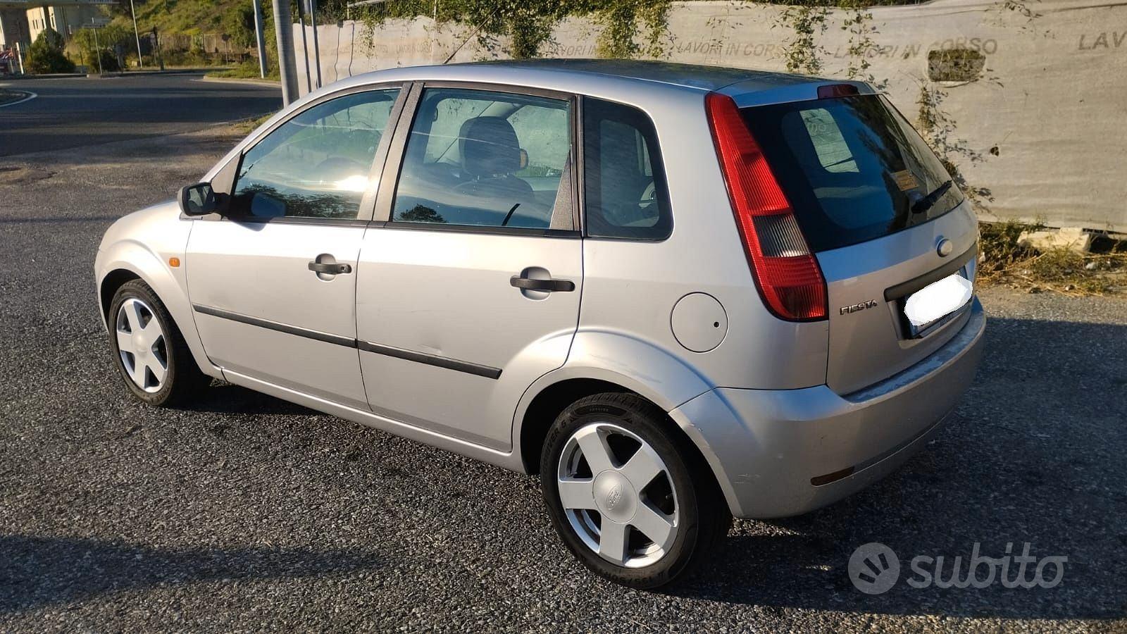 Ford Fiesta 2003 photo 2