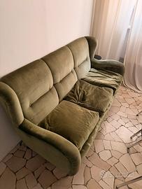 Divano da restaurare