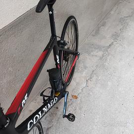 Colnago C-RS Gruppo Ultegra con pedali carbonio.