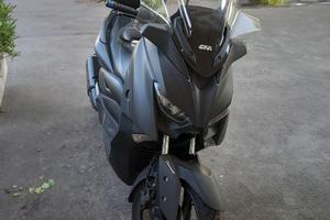 X MAX 300