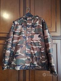 Completo giaccone e pantaloni mimetici antifreddo