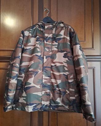 Completo giaccone e pantaloni mimetici antifreddo