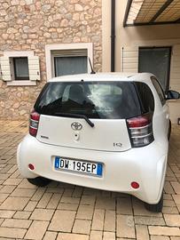 Toyota iQ