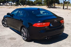 Jaguar xe r- sport 