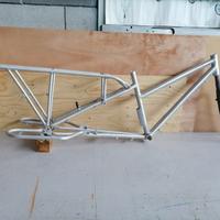 Telaio alluminio per bici cargo long tail