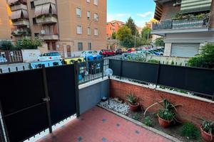 Appio latino trilocale con giardino