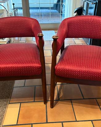 Poltroncine in legno tappezzate