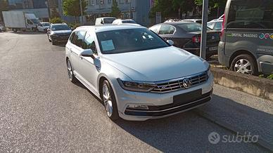 Passat R line
