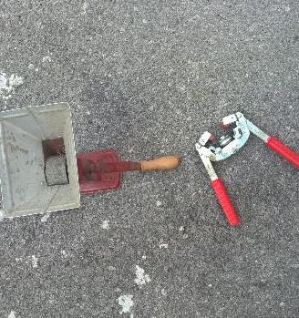 Tappa bottiglie e trituratore per pomodori