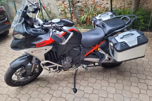 Ducati multistrada rally V4