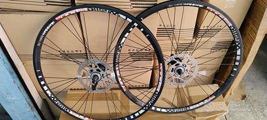 Coppia Ruote MTB 26 Whistle Mozzi e Dischi Shimano