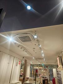 condizionatori a soffitto e telecomando