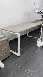 Scrivania piano tortora