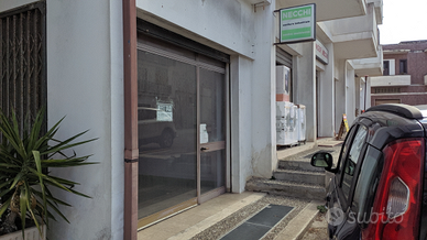 Ampio e luminoso Locale Commerciale(99 mq)Tricase