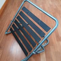 Alzacuscino in acciaio regolabile