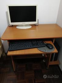 pc, scrivania,sedia 