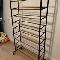 scarpiera con ruote e blocchi