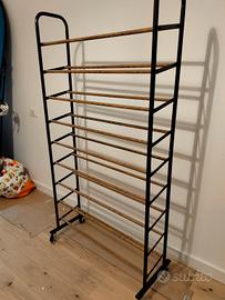 scarpiera con ruote e blocchi