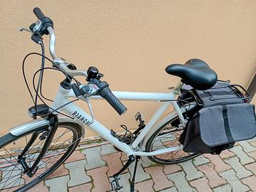 Bici in alluminio ruote 28 cambio sciamano 3x8 
