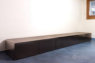 Madia Cappellini nera - design senza tempo