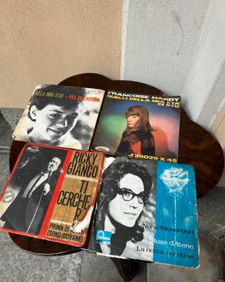 Lotto di 4 dischi 45 giri vinile, primi anni '60