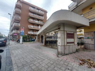 AMPIO BOX AUTO IN CENTRO A MILAZZO.