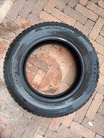 4 Pneumatici invernali 185 65 R15 Nuovi
