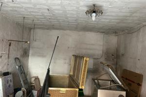 Locale uso rimessa auto o magazzino