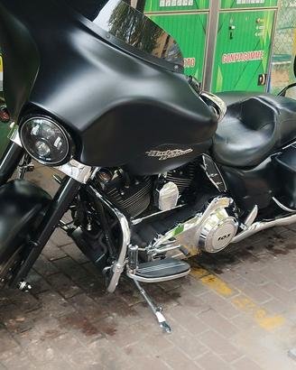 STREET  GLIDE