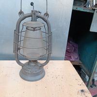 Vecchia lampada, lume ad olio/petrolio