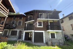 CASA SEMINDIPENDENTE A VILLA DI TIRANO