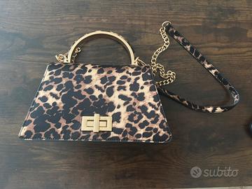 Borsa a mano e tracolla leopardata