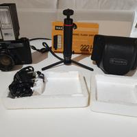 Yashica Electro 35 GT con Flash e cavalletto