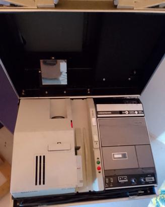 diaprioiettore con lettore audiocassette integrato