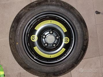 Ruotino con martinetto e chiave