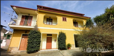 Villa in campagna su tre livelli oltre 400 mq