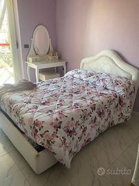 Letto 1 piazza e mezza+mobile toilette e sgabello