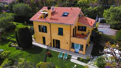 Imperia - Appartamento in villa con giardino