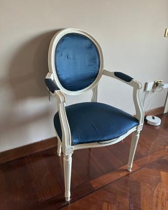 Poltroncina vintage  in legno bianco