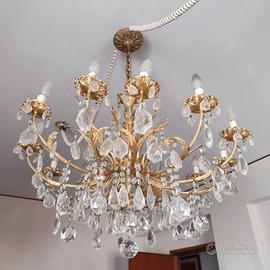 Lampadario 12 bracci metallo dorato e pendenti