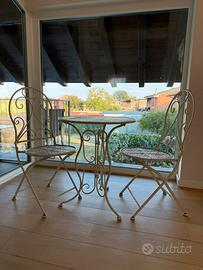 Set tavolino e sedie in ferro battuto