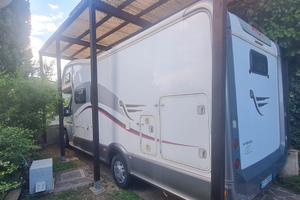 Camper mansardato arca 725 glm