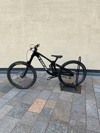 Trek Session R2 2025 – Downhill