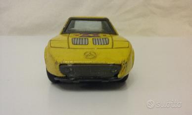 Auto in latta taxi Japan