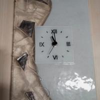 Orologio da parete in vetro decorato