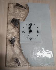 Orologio da parete in vetro decorato