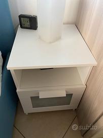 Comodino Ikea Brimnes
