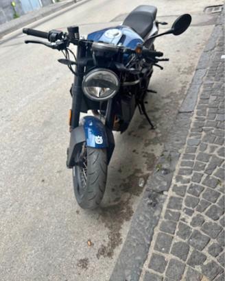 Husqvarna vitpilen  701